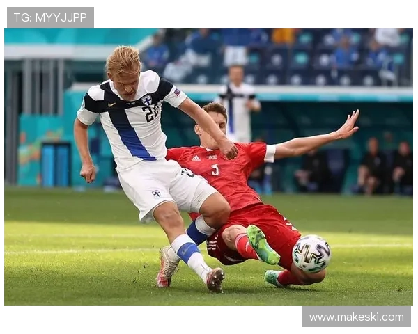 费耶诺德欧联杯比赛因恶劣天气推迟至明晨三点开球